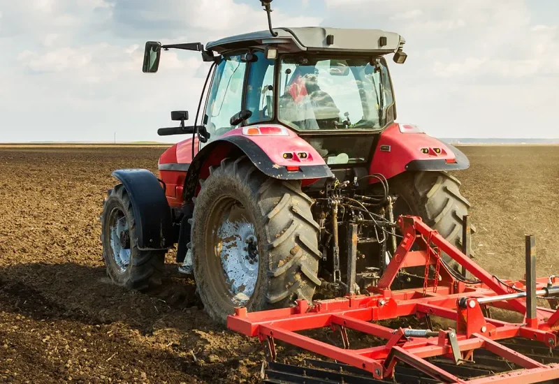 IMG_Agriculture_Tractor_shutterstock_532194712.jpg IMG_Agriculture_Tractor_shutterstock_532194712.jpg